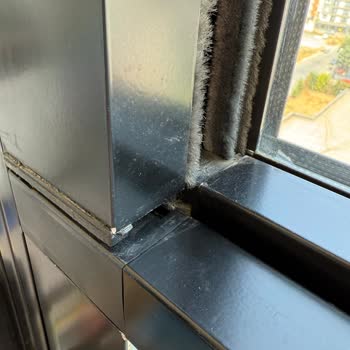 Giyotin Cam Balkonda Yanlış Cam Ve Eksik Montaj Nedeniyle Mağduriyet