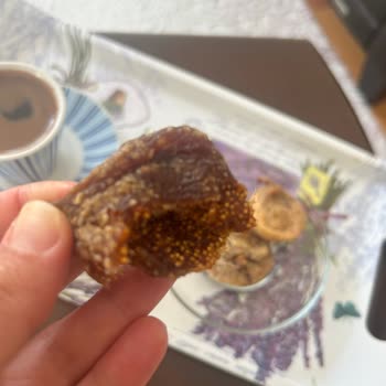 Yöresel Ürün Diye Aldığım İncirler Küflü Ve Lekeli Çıktı