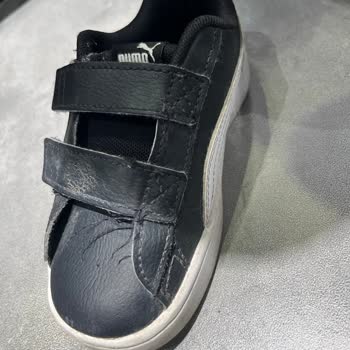 Kısa Sürede Deforme Olan Çocuk Ayakkabısı Ve İlgisiz İnceleme