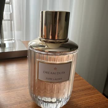 Gelen Parfümün Rengi Farklı Ve Müşteri Hizmetleri Dönüş Yapmıyor