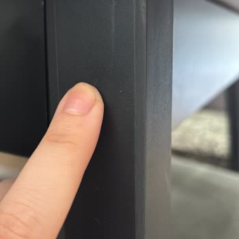 Kurulumdan Sonra Sallanan Masa Ve Çatlaklar İçin Aylarca Çözüm Bekledik