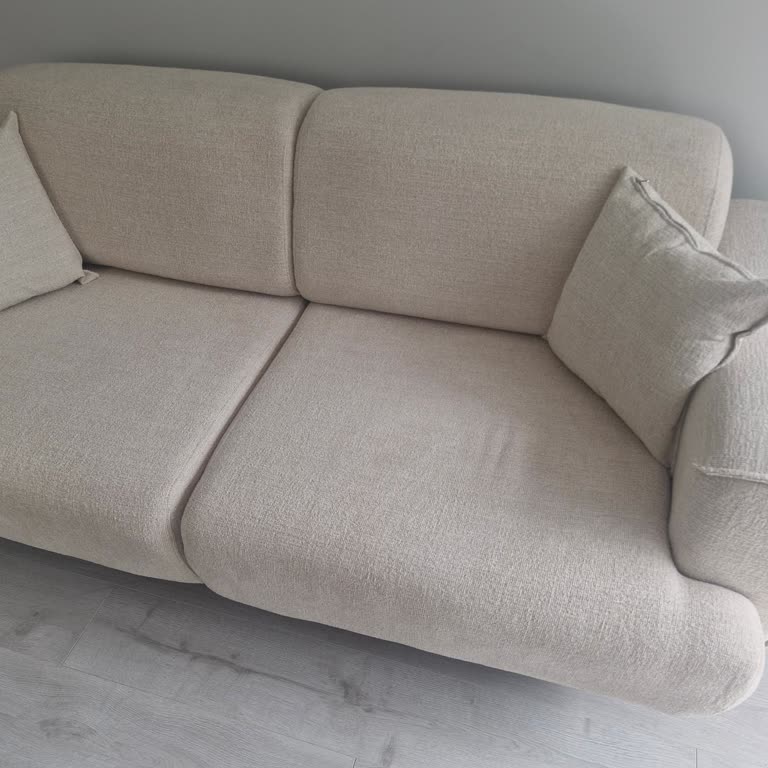Erken Teslim Edilen Koltuklar Hem Büyük Geldi Hem De Sünger Kalitesi Çok Kötü