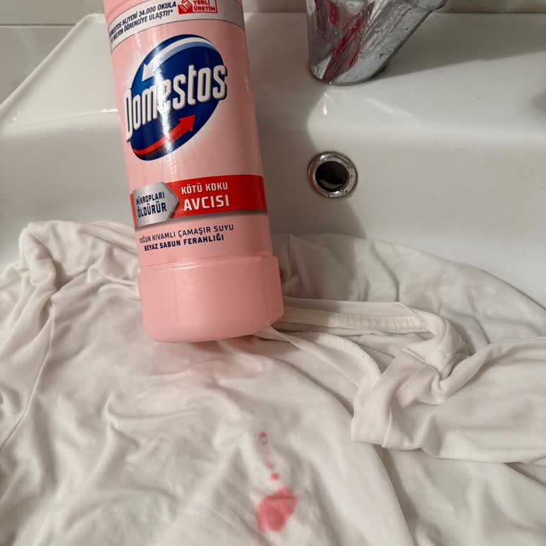 Kıyafette Çamaşır Suyu Lekesi Ve Hayal Kırıklığı