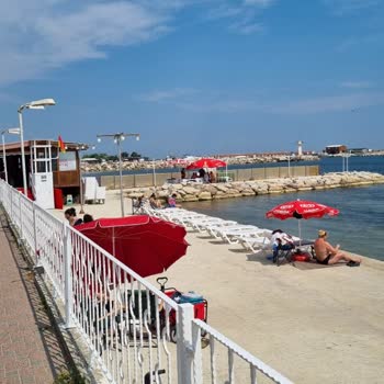 Şarköy Belediyesi Halk Plajında Şezlong Engeli Ve Hak İhlali!