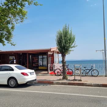 Halk Plajında Şezlong Kullanımına Engel Ve Hakaret