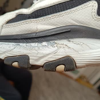 Kısa Sürede Yıpranan Ayakkabıya Olumsuz Müşteri Hizmetleri Yaklaşımı