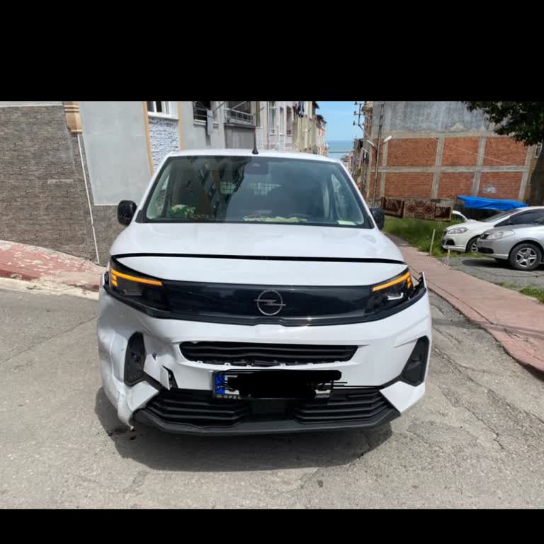 Opel Combo Aracımın Basit Kazadan Sonra Uzun Süre Serviste Kalması Mağduriyet Yarattı