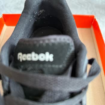 Reebok Ayakkabıda Kısa Sürede Sorun Ve FLO'nun İlgisizliği