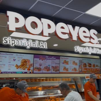 Popeyes Venezia AVM Şubesinde Masada Ölü Böcekle Karşılaştım