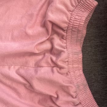 Yeni Alınan Eşofmanın Boyası Çıktı, Diğer Kıyafetler De Zarar Gördü