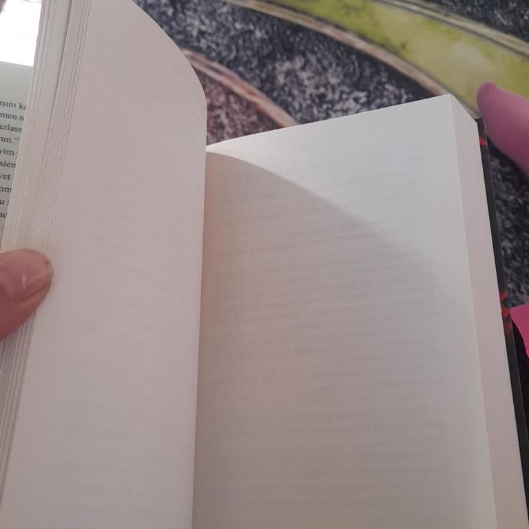 Kitapta Boş Sayfalar Ve İletişimsizlik Sorunu