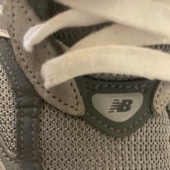I Got Injured by New Balance 990 Shoe Seam and Still Can’t Get a Replacement