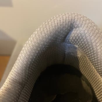 I Got Injured by New Balance 990 Shoe Seam and Still Can’t Get a Replacement