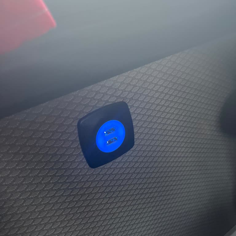 Otobüste USB Girişi Eksikliği Yolculuğu Zorlaştırıyor