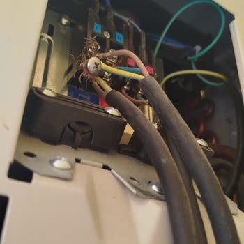 Bergama Klima Servisi İlgisizliği Yaz Sıcaklarında Mağduriyet Yaşatıyor