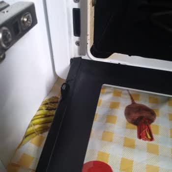 6 Yıllık Fırının Kapağı Aniden Düştü: Yay Koptu!