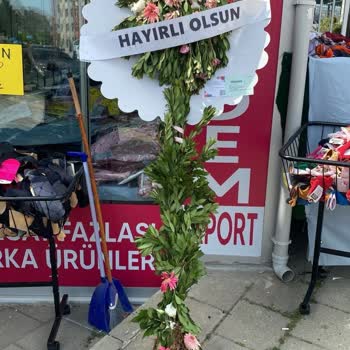 Çiçek Sepeti'nden Gönderilen Çelenk Hayal Kırıklığı Yarattı
