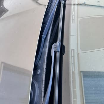 BMW 520i Ön Cam Fitil Sorunu İçin Ücretsiz Değişim Talebi