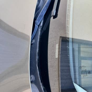 BMW 520i Ön Cam Fitil Sorunu İçin Ücretsiz Değişim Talebi