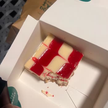 Bozuk Cheesecake Ve Yetersiz Çözüm Mağduriyeti