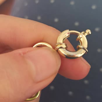 Aldığım Künye İki Gün İçinde Soldu, Satıcı İlgisiz Kaldı