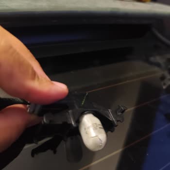 Yeni Aracımda Güvenlik Açığı: Stop Lambası Eridi!