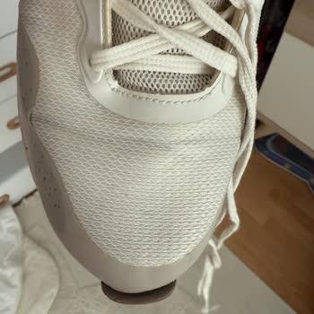 Aldığım Ayakkabı Kısa Sürede Yıprandı, Marka Sorumluluk Almadı