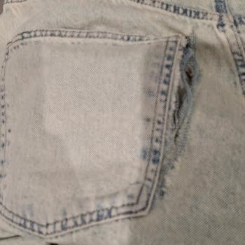 Pantolonum Yırtıldı, Mağaza Ve Müşteri Hizmetleri İlgisiz Kaldı