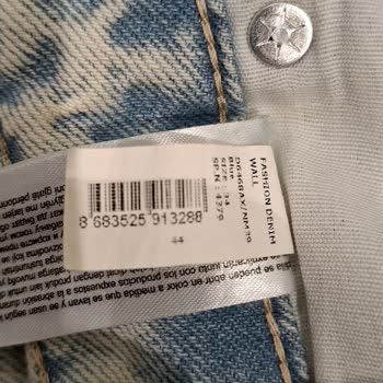 Pantolonum Yırtıldı, Mağaza Ve Müşteri Hizmetleri İlgisiz Kaldı