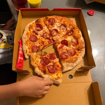 Yanmış Ve Tüketilemeyecek Durumda Pizza Teslimatı Sonrası İade Sorunu