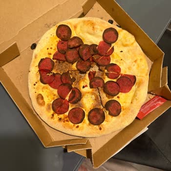 Yanmış Ve Tüketilemeyecek Durumda Pizza Teslimatı Sonrası İade Sorunu