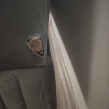 Aldığım Koltuk Kısa Sürede Yırtıldı, Firma Sorumluluk Almıyor