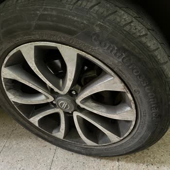 Aklas Oto Lastik Eskişehir Kullanılmış Başka Lastik Takmaya Çalışma