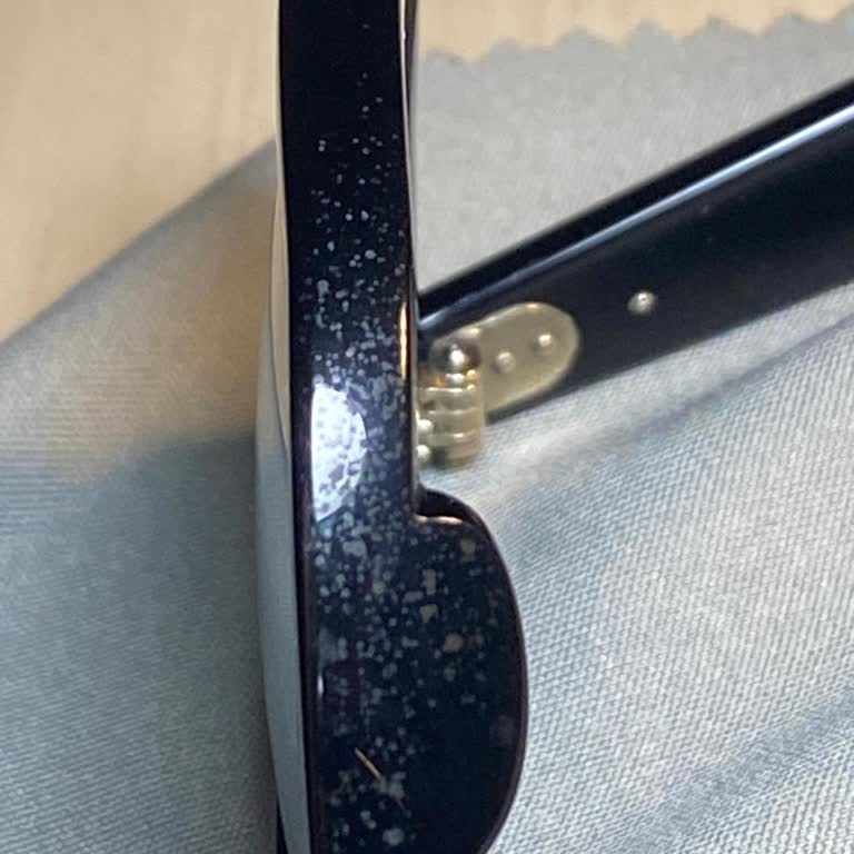 Rayban Gözlükte Kısa Sürede Soyulma Ve İlgisiz Mağaza Personeli Nedeniyle Mağduriyet