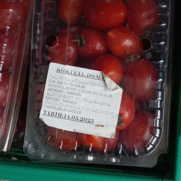 BİM Markette Tarihi Geçmiş Ve Bozuk Domates Satışı