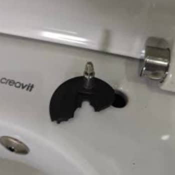 Creavit Klozet Kapağı Menteşeleri Dayanıksız Ve Çabuk Kırılıyor