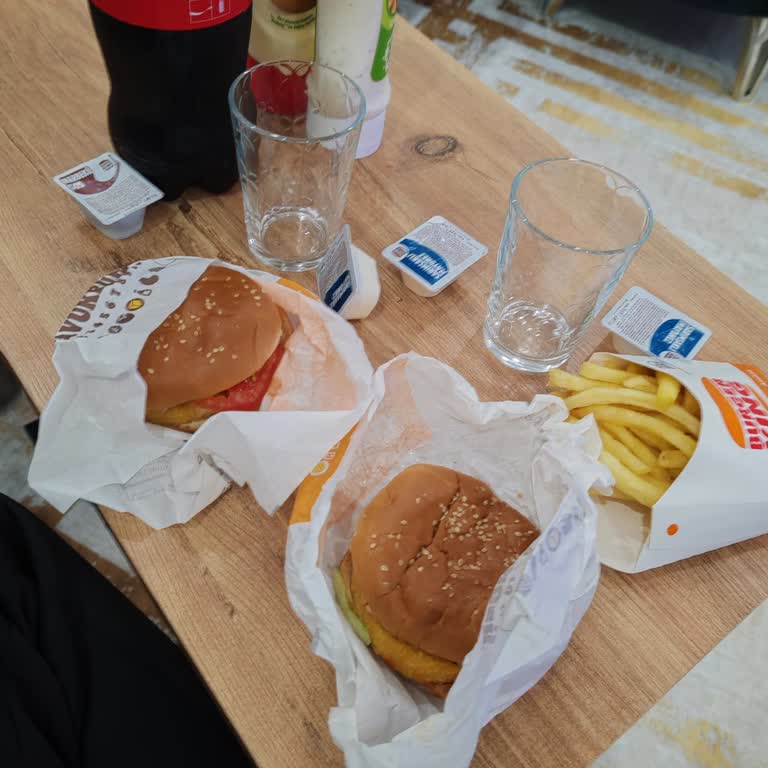 Burger King Eksik Ve Soğuk Siparişe Karşı Restorana Ulaşamama Sorunu