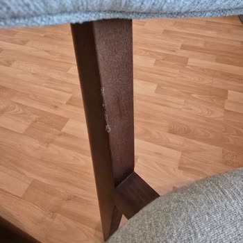 Mağazada Kusursuz Gördüğüm Mobilyalar Hasarlı Ve Çizik Şekilde Teslim Edildi