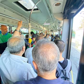 74 Numaralı Otobüs Hattında Sabah Saatlerinde Yaşanan Yoğunluk Ve Gecikme Sorunu