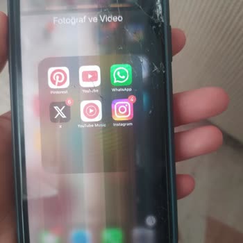 Hediye Edilen Ekran Koruyucu Telefonumu Korumadı, Ekranım Paramparça Oldu
