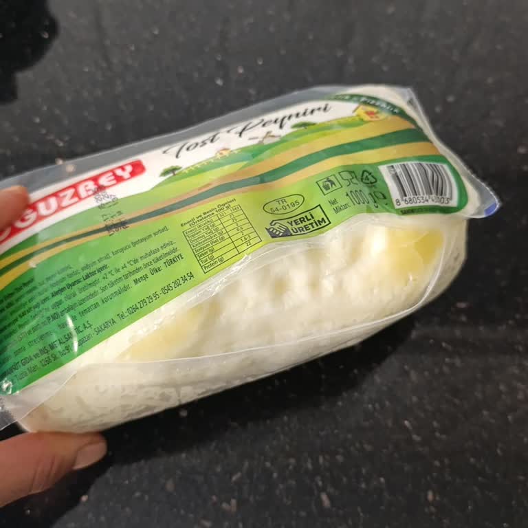 Derman Son Kullanma Tarihi Geçmemiş Peynir Şişip Paketini Patlattı