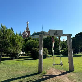 Kremlin Palace Otelinde Konaklama Deneyimim: Temizlik, Yemek Ve Hizmet Sorunları