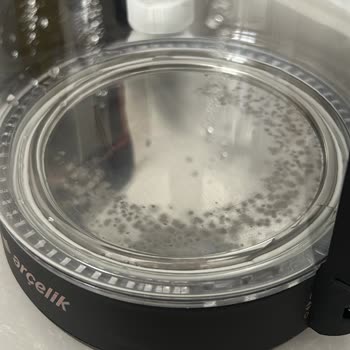 Arçelik Resital Çay Makinesinde İlk Kullanımda Siyah Lekeler Oluştu