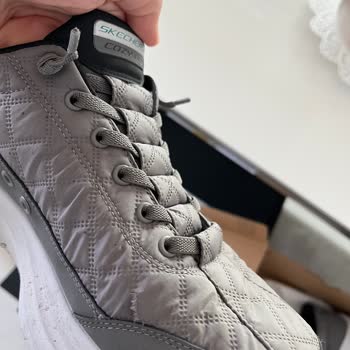 Hafta Sonu Giyilen Skechers Ayakkabı Kısa Sürede Yırtıldı Çözüm Bekliyorum