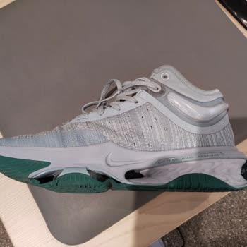 Nike Basketbol Ayakkabısında Taban Kırılması Ve Sneaks Up'ın Şikayeti Reddetmesi