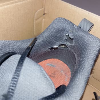 Adidas Ayakkabım Garantiye Rağmen Yırtıldı Ve Talebim Reddedildi