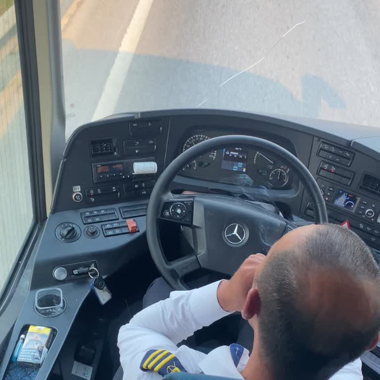 Otobüs Yolculuğumda Şoförün Sigara İçmesi Ve Yolcuyu Tehdit Etmesi