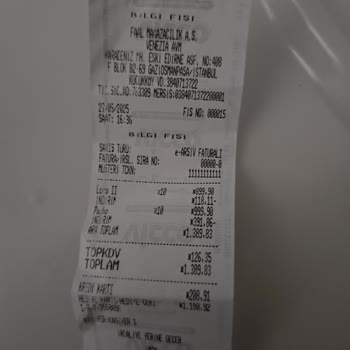 Yeni Alınan Ayakkabı İlk Temizlikte Renk Attı