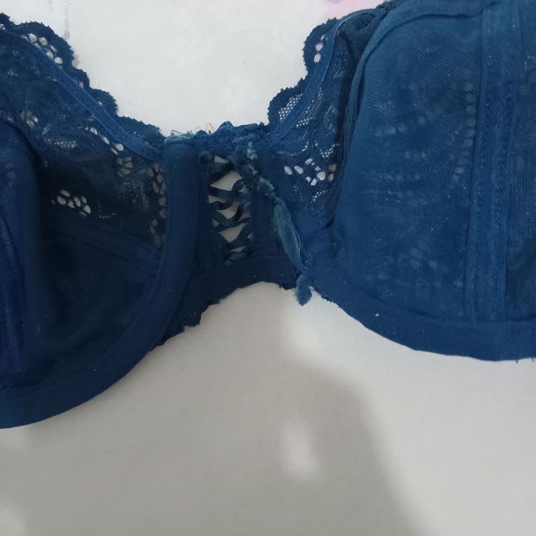 Sütyenin Teli İkinci Kullanımda Çıktı Ve Makinede Kayboldu