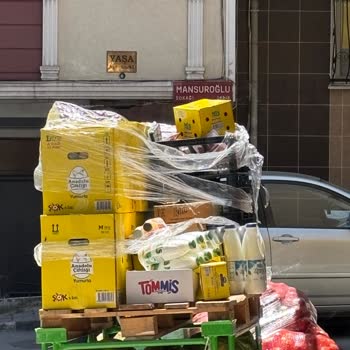 Şok Market'te Karpuz Satışında Hijyen Ve Saklama Sorunu